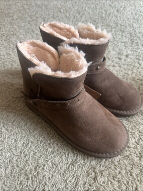Bearpaw Cozy Brown Suede Shearling Boots Sz 8 NWT